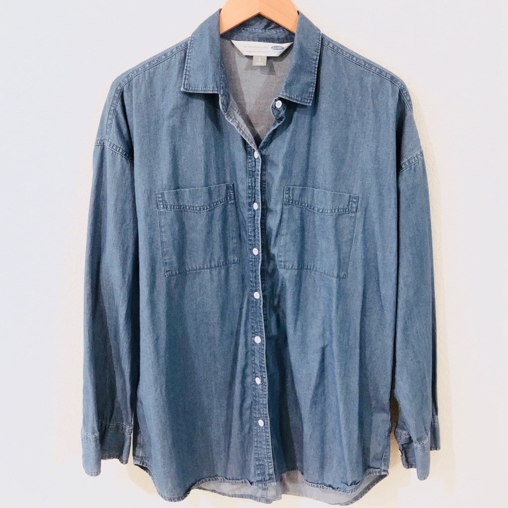 2/$10 Old Navy Chambray Boyfriend Button Down